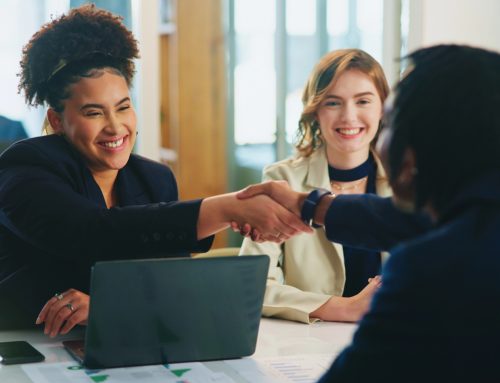 Recruter du personnel efficacement en 2025 : IA, SEO et sites spécialisés