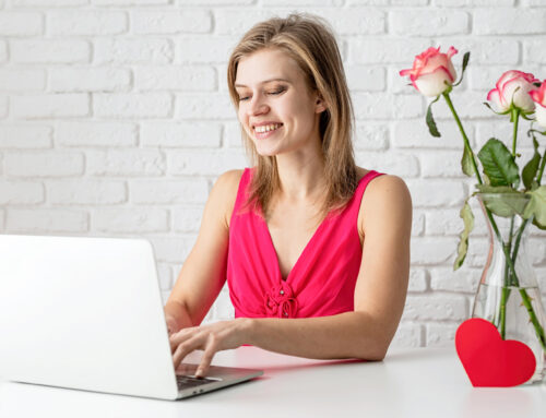 Reconnaissance au travail : pourquoi la Saint-Valentin révèle encore un coût organisationnel ignoré